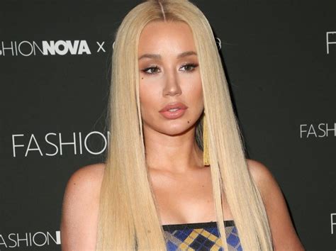 iggy azalea leaks|Iggy Azalea leaves social media after topless pics leaked